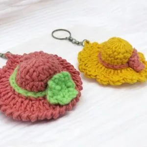 Woolen Hat Keychain (Pack of 1)